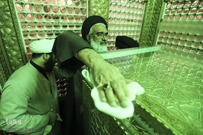 آئین غبارروبی ضریح مطهر احمدبن‌موسی(ع)‎
