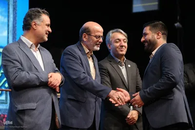 آیین اعطای تندیس ملی فداکاری دانشجویان ایران