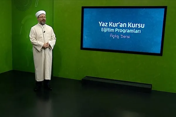 Türkiye'de 'Yaz Kur'an Kursları' Diyanet TV'de başladı