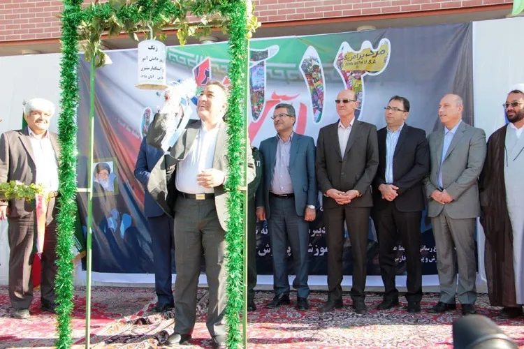 نواختن زنگ استكبارستیزی در مدارس فارس/ مشاركت 900 هزار نفری دانش‌آموز در راهپیمایی