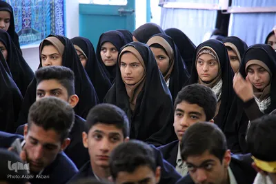 دیدار جمعی از دانش آموزان بسیجی با امام جمعه شهرکرد