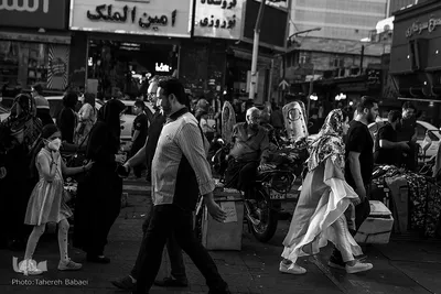 توجه به فاصله گذاری اجتماعی در اماکن عمومی از ۸۰ درصد به ۱۰ تا ۲۰ درصد کاهش یافته است. این رقم در تهران به 9 درصد رسیده است. 