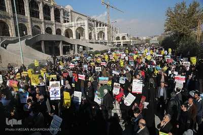  راهپیمایی نمازگزاران تهرانی در محکومیت اعلام  انتقال پایتخت رژیم صهیونیستی از «تل‌آویو» به «بیت‌المقدس» توسط رئیس جمهور آمریکا