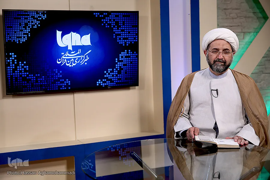 تاریکی‌های برزخ و قیامت با حمد الهی زدوده می‌شوند + فیلم