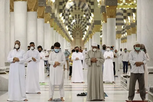 الدفعة الأولى من معتمري الخارج يصلون المدينة المنورة