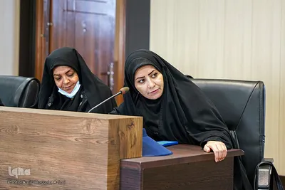 نشست مسئولان مردمی فعالیت‌های قرآنی شیراز با فرماندار
