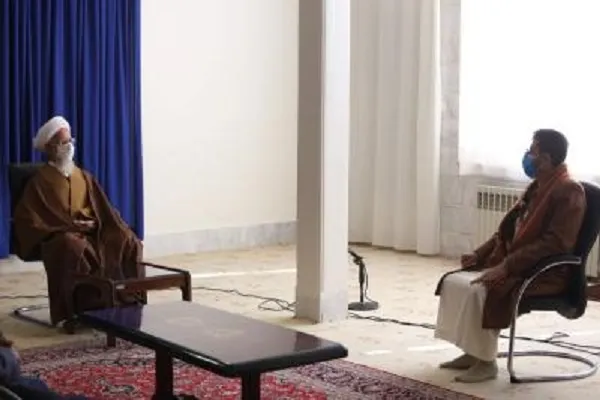 کمک نکردن به مردم یمن، همدستی با متجاوزان است