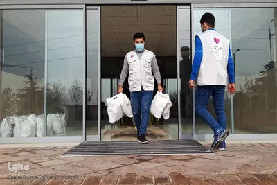 یلدای شیرین ۲۰۰۰خانواده طرح «هم نمک» مؤسسه خیریه متوسلین به امام رضا(ع)