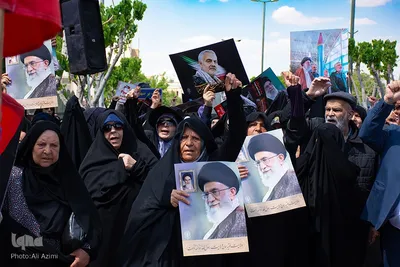 راهپیمایی مردم اصفهان در حمایت از عملیات «وعده صادق»