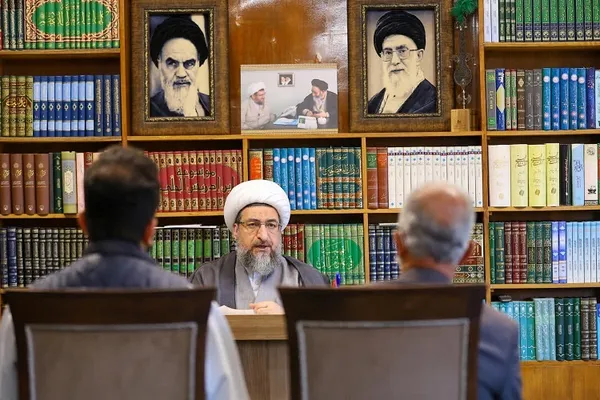 دیدار اقشار مختلف مردم با امام جمعه تبریز