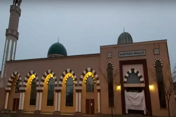 Toronto camiinden ilk kez Ezan yayınlandı