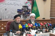 جاماندگان اربعین با مشت گره کرده، شعار باید برخاست سر می‌دهند