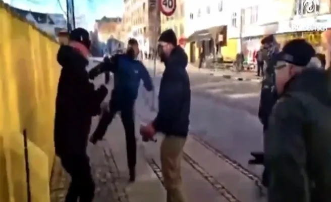 Kur'an-ı Kerim'i yakan Danimarkalı ırkçıya gereken cevap verildi