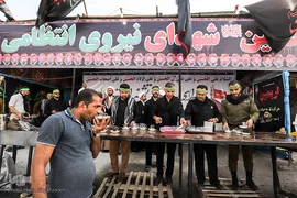 زائران و موکب‌داران در پایانه مرزی چذابه