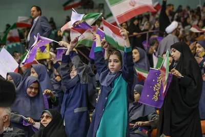 اجتماع ۲۰ هزارنفری «دختران آرمانی»