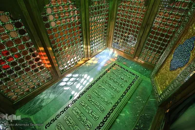 غبارروبی حرم امامزاده سیدجمال‌ بن موسی بن جعفر(ع) ـ تبریز