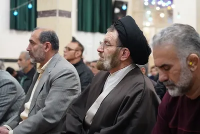 حضور رئیس شورای سیاست‌گذاری ائمه جمعه کشور در جمع نمازگزاران لرستانی