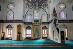 Muslims Receive Halal Food Donations at Tokyo Mosque