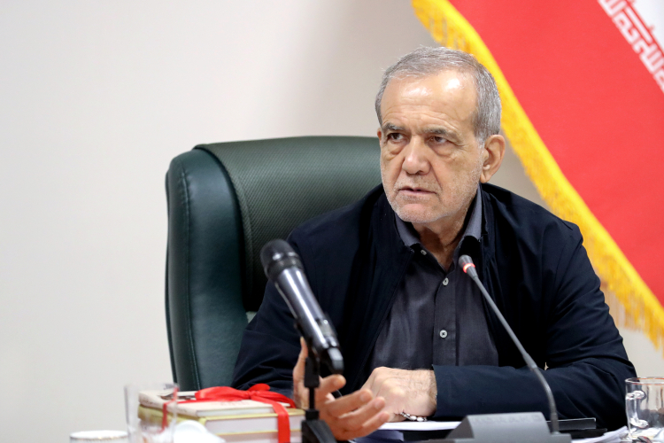 مقاومت ملت ایران الگویی بی‌نظیر از ایستادگی در برابر زور و ظلم است