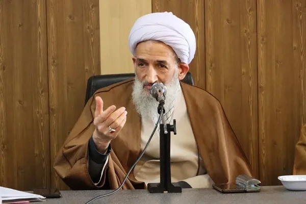 چاره نجات امت اسلامی، بازگشت به قرآن است