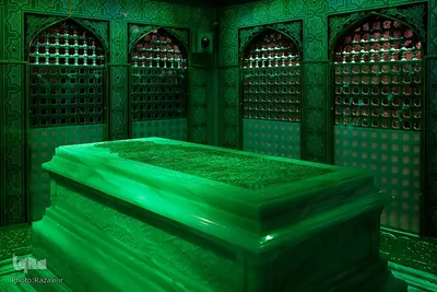 غبارروبی ضریح مطهر حضرت رضا(علیه‌السلام)