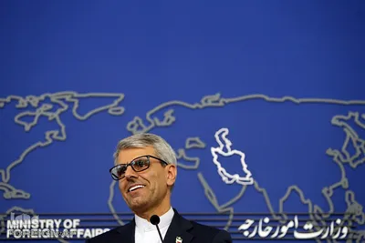 نشست خبری سخنگوی وزارت خارجه با حضور عراقچی