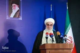 حجت‌الاسلام والمسلمین محمدی گلپایگانی، رئیس دفتر رهبر انقلاب اسلامی در مراسم تودیع و معارفه رئیس کمیته امداد امام خمینی(ره)