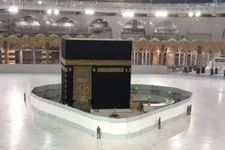 L'imam de la sainte mosquée de la Mecque s'effondre en larmes+vidéo