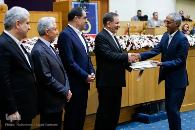 تجلیل از پژوهشگران و فناوران برگزیده در نوزدهمین جشنواره تجلیل از پژوهشگران و فناوران برگزیده کشور