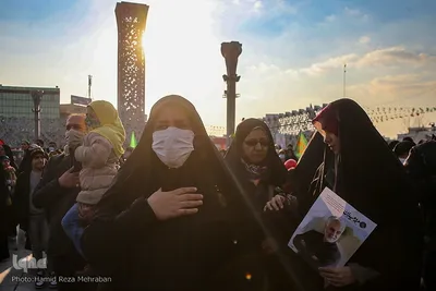 Teheraner feiern Geburtstag von Fatima Zahra (s.a.)