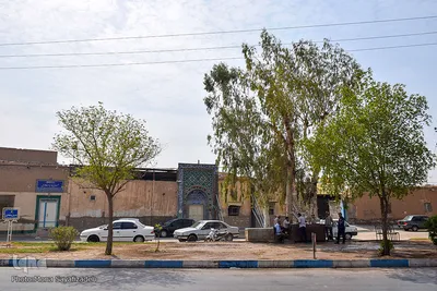امروزه مسجد در نزدیکی جاده ساحلی قرار دارد.