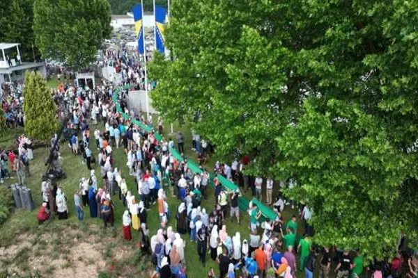 Pembunuhan orang Islam di Srebrenica adalah pembunuhan genosid