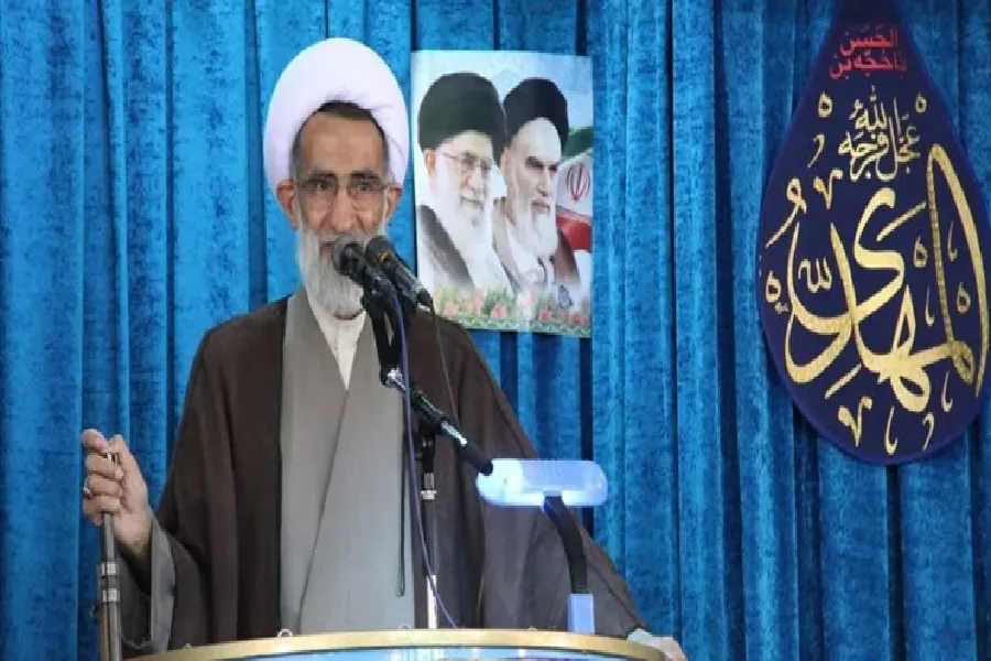 امام خمینی(ره) روحیه خودباوری را به جامعه تزریق کرد