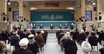 دیدار میهمانان کنفرانس وحدت اسلامى‌ و جمعی از مسئولان نظام با رهبر انقلاب