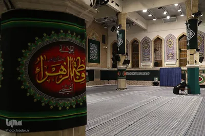 اولین شب مراسم عزاداری شهادت حضرت فاطمه زهرا(س) در حسینیه امام خمینی(ره)