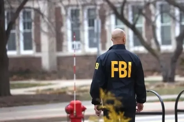 FBI 2 bin 500 camiyi gizlice takip etti