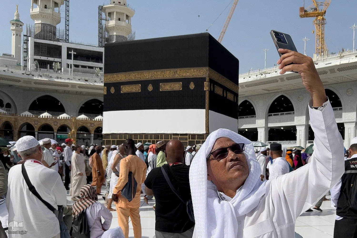 Saudi Authorities Emphasize Photo Guidelines at Grand Mosque