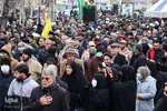 تشییع دو شهید گمنام دفاع مقدس بر شانه‌های مردم شهیدپرور ملایر