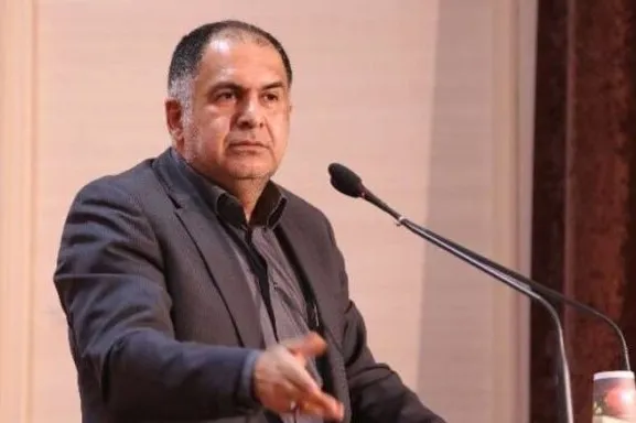 رسانه‌ها کبوترهای نامه‌بر بیرون در اتاق مسئولان نیستند