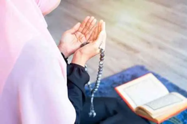 Menyantuni anak yatim dalam doa hari kelapan Ramadhan