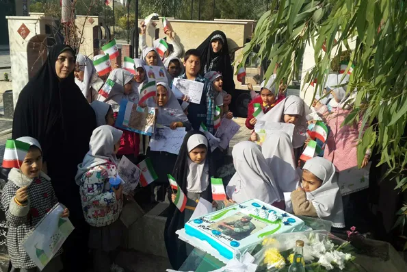 تولد آسمانی «مهدی قاضی‌خانی» شهید مدافع حرم‌ با حضور دانش‌آموزان