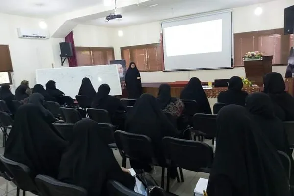 لبنان: معهد السيدة فاطمة (ع) يقيم محاضرة دينية بعنوان 