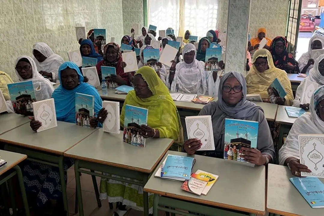 Senegal'da kadınlara Kur'an hediye edildi