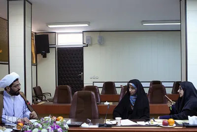 نشست ایمان در بحران