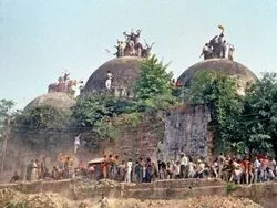 বাবরি মসজিদ মামলা : কোর্টে হিন্দু নয় মুসলিমরাই প্রশ্নবাণের শিকার
