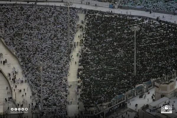 بالصور...ثلاثة ملايين مصلٍ يشهدون ختم القرآن بالحرم المكي