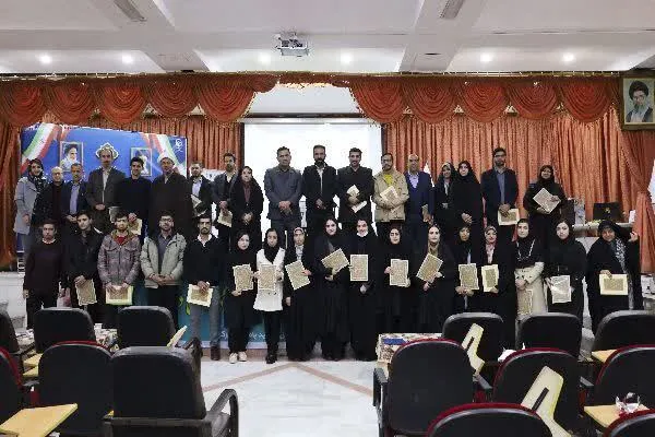 اختتامیه چهاردهمین دوره مسابقات ملی مناظره دانشجویان در چهارمحال‌و‌بختیاری