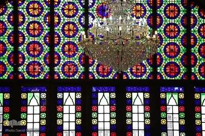 محراب مسجد جامع تبریز با داشتن تزیینات گچ‌بری بسیار زیبا ارزش توجه بیشتر را دارد.‎
