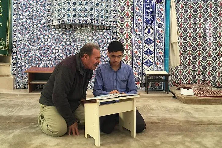 Pengungsi Suriah Mengajari Al-Quran kepada Warga Turki