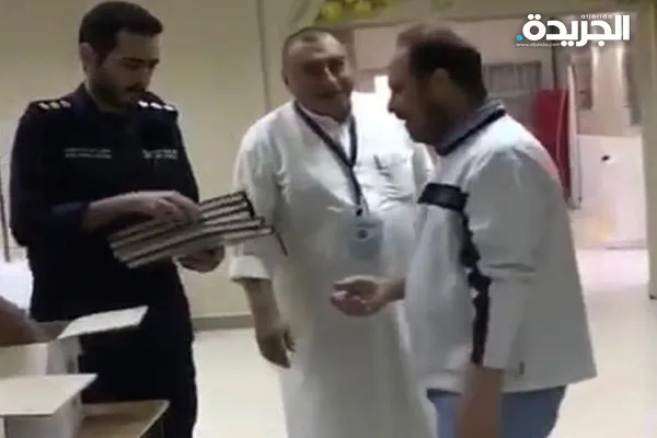Kuveyt'teki karantina merkezlerinde Kur'an-ı Kerim dağıtılıyor